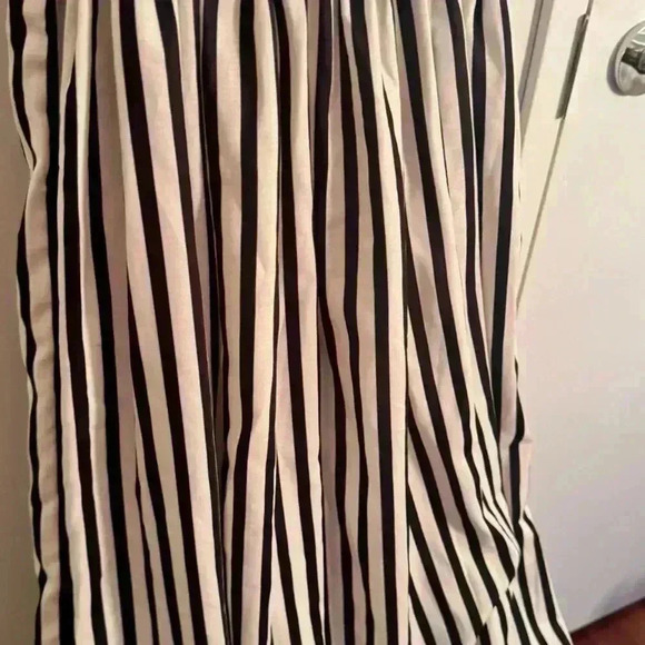 BOUTIQUE black white striped smocked dress - Picture 7 of 7